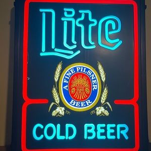 Miller Lite Lighted Beer Sign